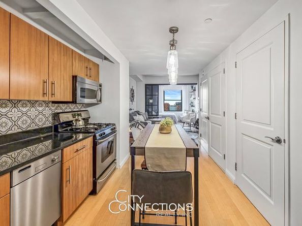20 West Street 32C, New York NY 10004