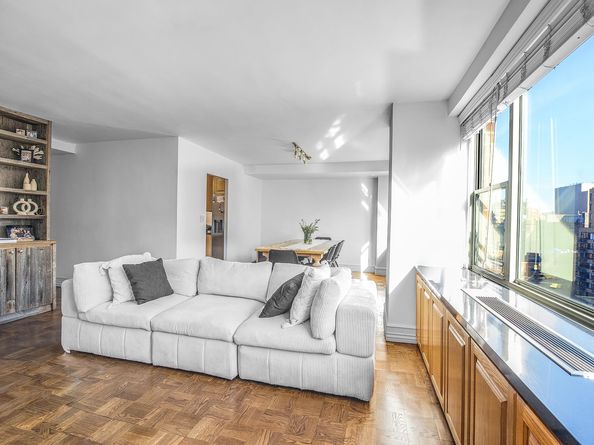 340 East 64th Street 17M, New York NY 10065