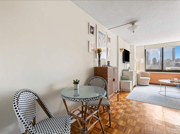 200 Rector Place 21M, New York NY 10280