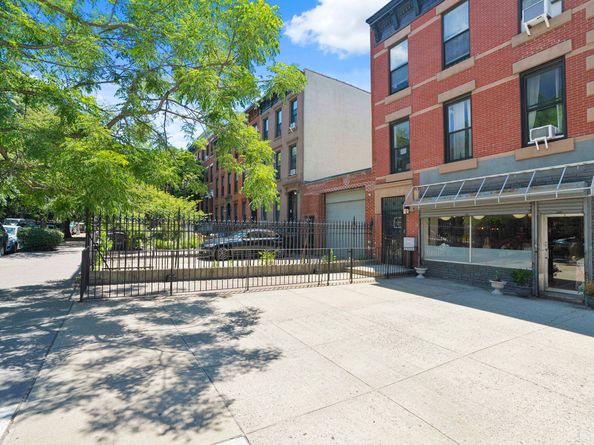 2 4th Place, Brooklyn NY 11231