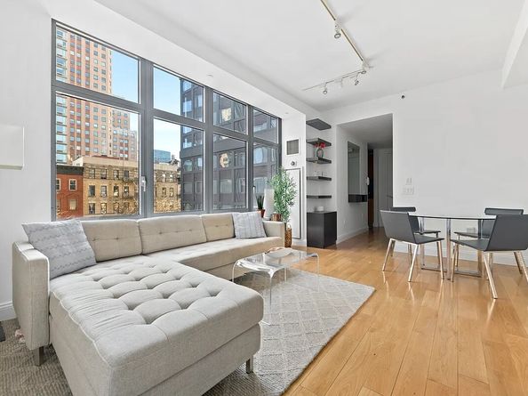 310 West 52nd Street 5A, New York NY 10019