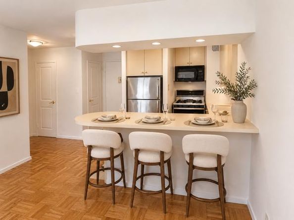 201 East 25th Street 14G, New York NY 10010