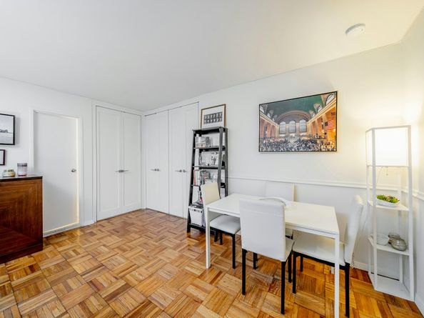 118 East 60th Street 6A, New York NY 10022