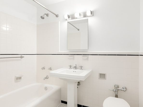 433 East 51st Street 11E, New York NY 10022