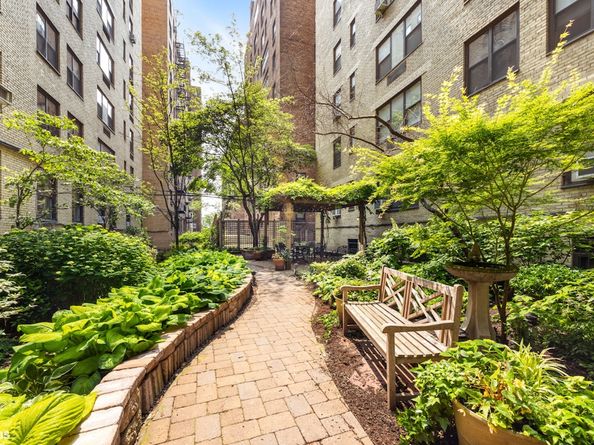 433 East 51st Street 11E, New York NY 10022
