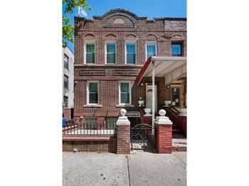 445 East 95th Street