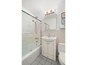 251 East 51st Street 3M, New York NY 10022
