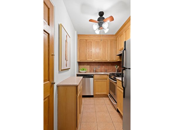 251 East 51st Street 3M, New York NY 10022