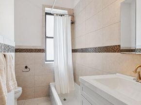 418 Central Park W 22, New York NY 10025