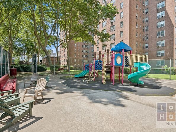 550 Grand Street J2F, New York NY 10002