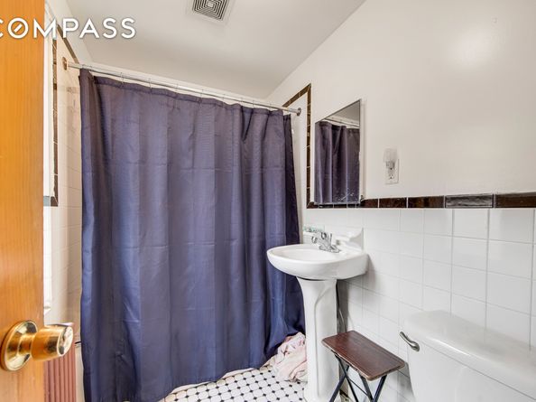 912 Metropolitan Avenue, Brooklyn NY 11211