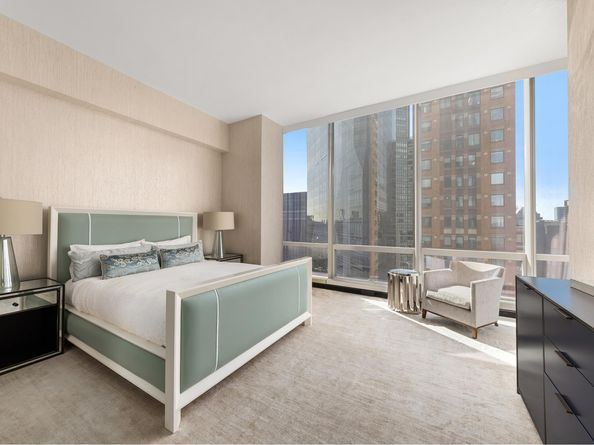 157 West 57th Street 52B, New York NY 10019
