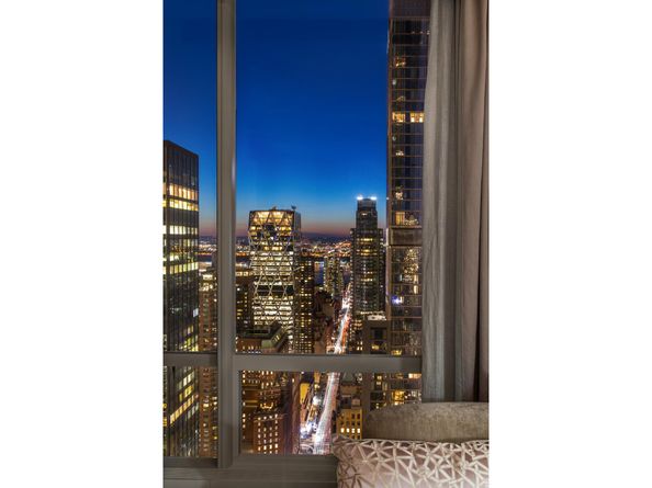 157 West 57th Street 52B, New York NY 10019