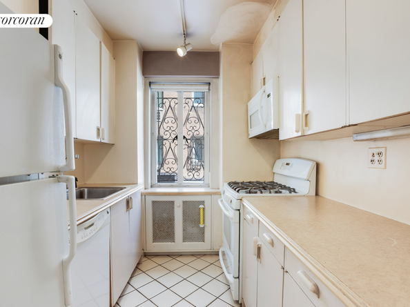 135 East 71st Street 2D, New York NY 10021