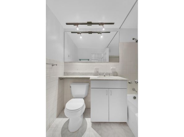 11 5th Avenue 2V, New York NY 10003