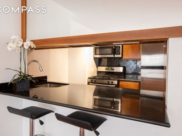 300 East 59th Street 803, New York NY 10022