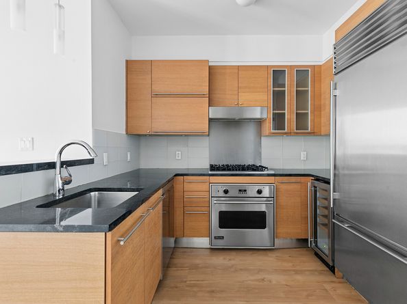 10 West End Avenue 12D, New York NY 10023