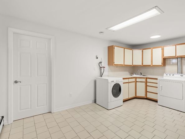 122-08 23rd Avenue, Queens NY 11356