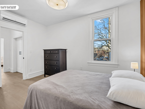 25-20 Newtown Avenue 2, Queens NY 11102