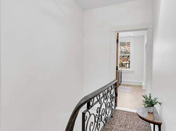 25-20 Newtown Avenue 2, Queens NY 11102