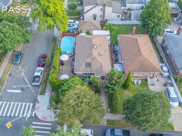 141-18 14th Avenue, Queens NY 11357