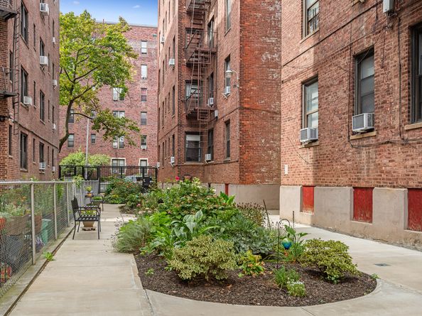 657 East 26th Street 5T, Brooklyn NY 11210