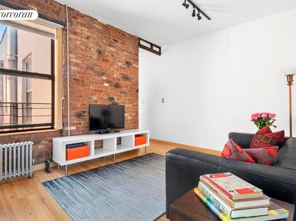 311 East 3rd Street 33, New York NY 10009