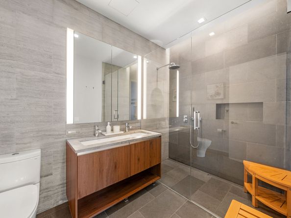 21-21 31st Street 4E, Queens NY 11105