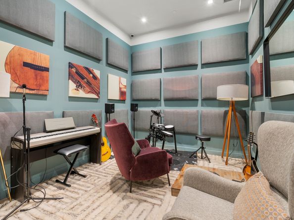 21-21 31st Street 4E, Queens NY 11105