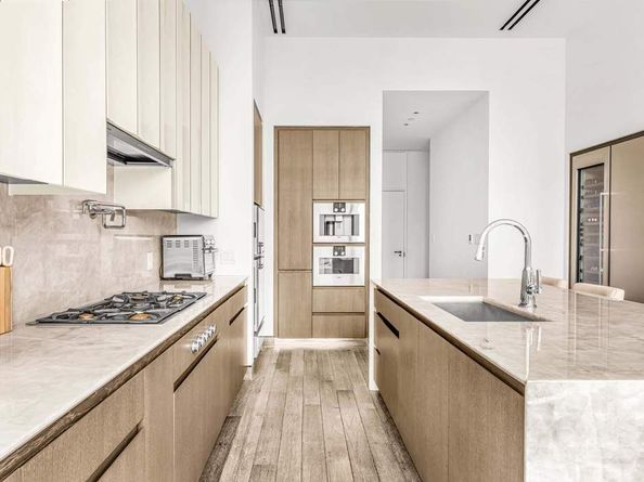 111 West 57th Street 36, New York NY 10019