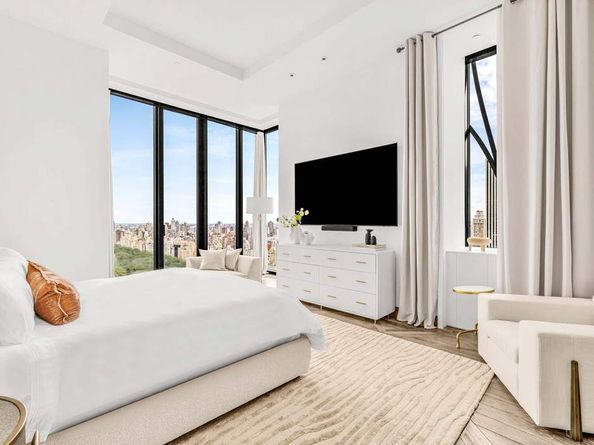 111 West 57th Street 36, New York NY 10019