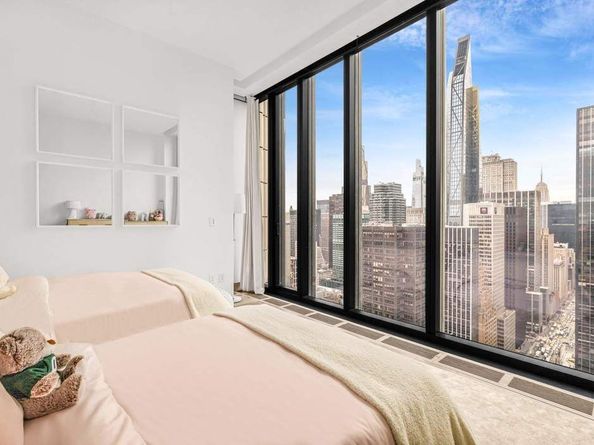 111 West 57th Street 36, New York NY 10019