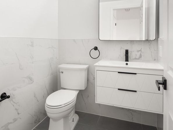 1 Patricia Lane 410, Bronx NY 10465