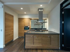 425 West 50th Street 12K, New York NY 10019