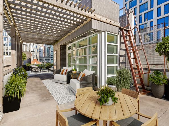 150 East 22nd Street, New York NY 10010