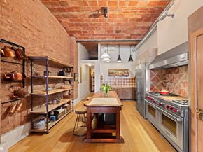 712 Broadway 3, New York NY 10003