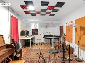 140 East 2nd Street 6R, Brooklyn NY 11218