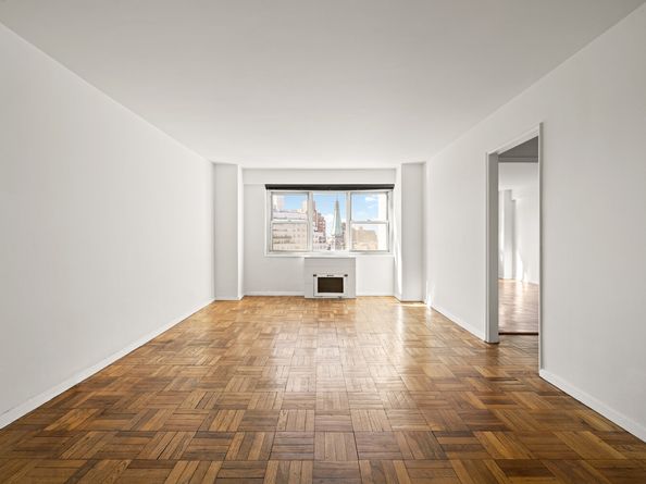 69 West 9th Street 12F, New York NY 10011