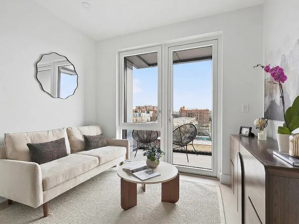 28-08 21st Street 5C, Queens NY 11102