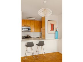 270 West 17th Street 5D, New York NY 10011