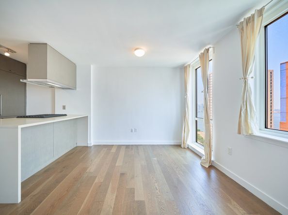 225 Rector Place 22A, New York NY 10280