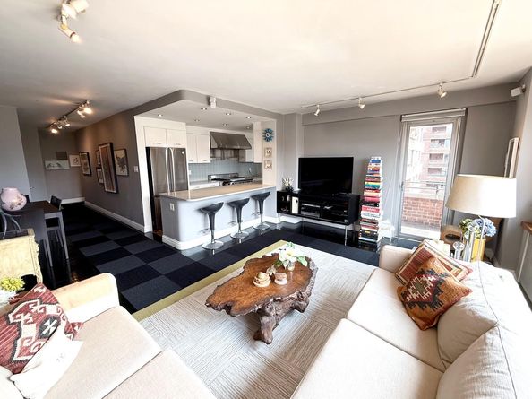 573 Grand Street 1406, New York NY 10002