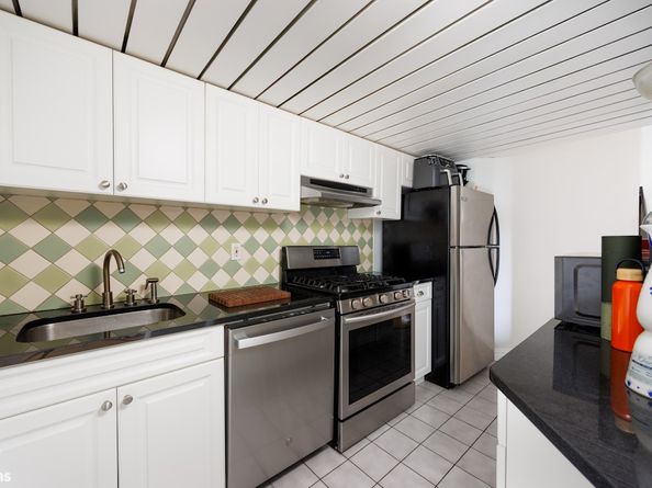 421 Hudson Street 308, New York NY 10014