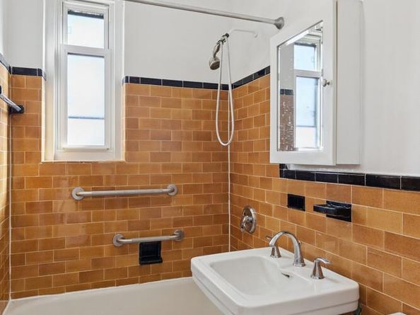 233 West 99th Street 17B, New York NY 10025