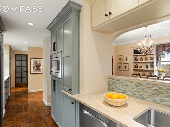 200 East End Avenue 10KL, New York NY 10128