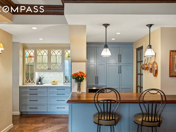 200 East End Avenue 10KL, New York NY 10128