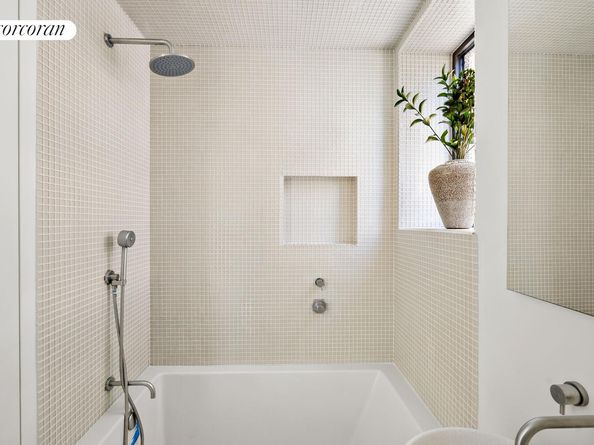 9 Chapel Street 6C, Brooklyn NY 11201