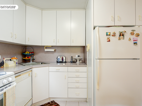 67-30 Clyde Street 3J, Queens NY 11375