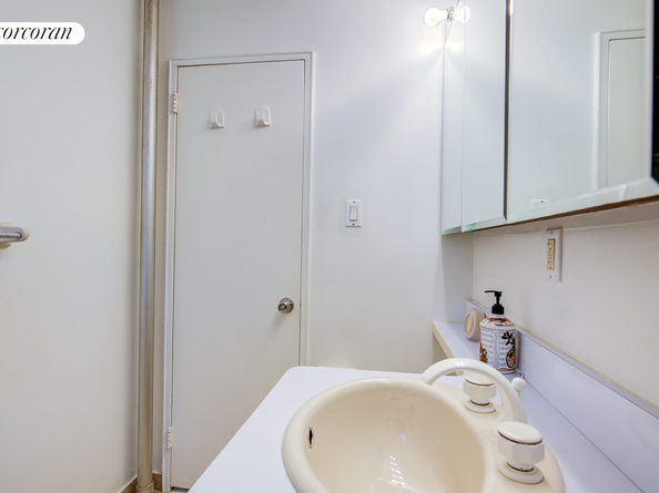 67-30 Clyde Street 3J, Queens NY 11375