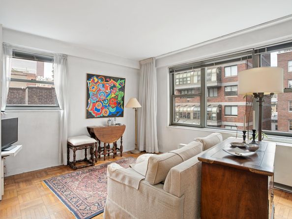 360 East 72nd Street B804, New York NY 10021